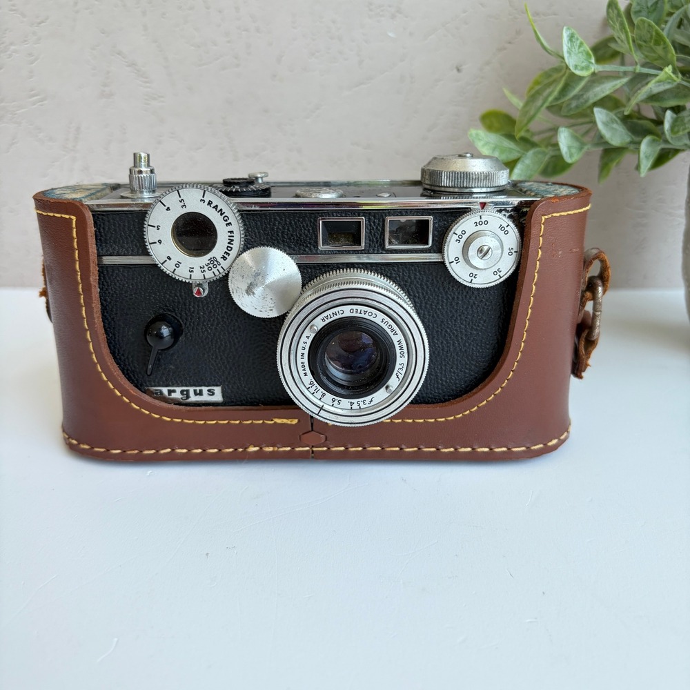 Vintage Argus C3 35mm Rangefinder Camera The Brick with Leather Case Cintar 50mm